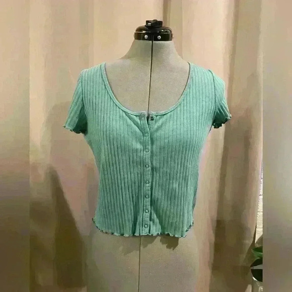 Women’s Green American Eagle Top - Picture 1 of 4